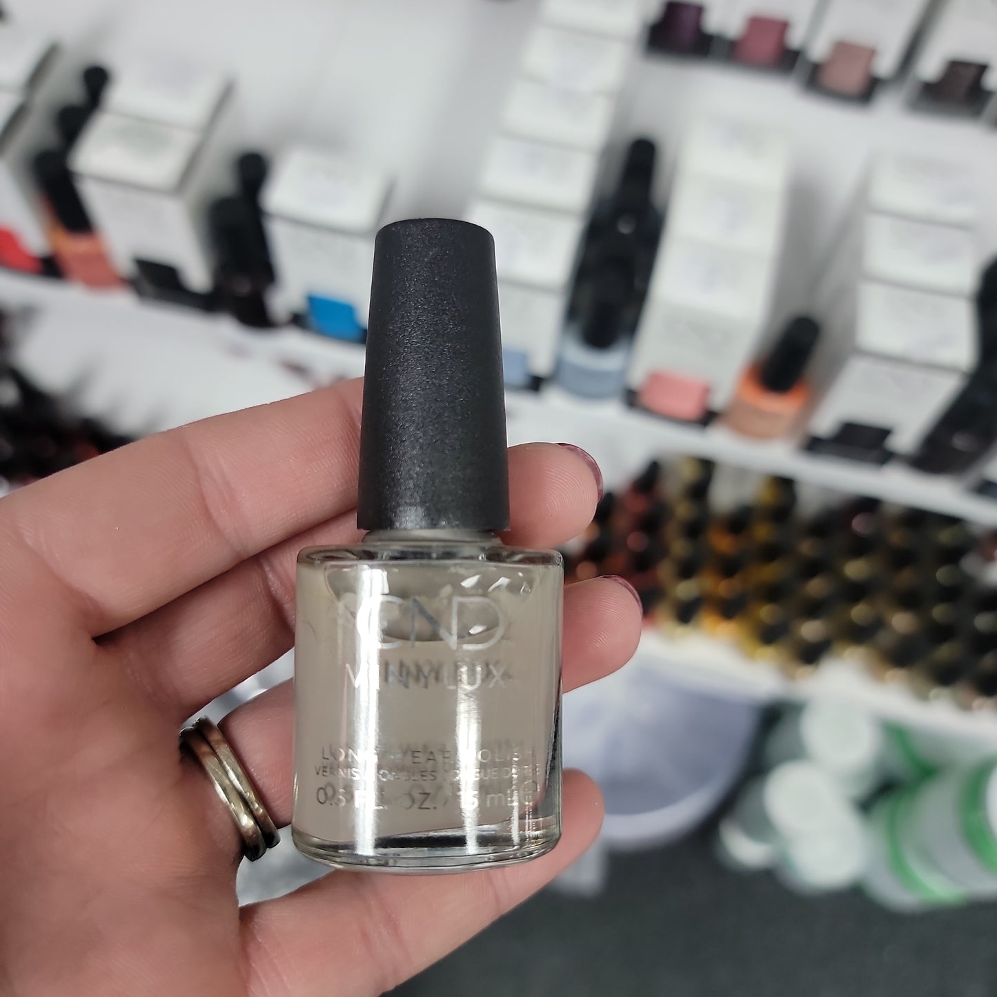 CND Vinylux- Skipping Stones